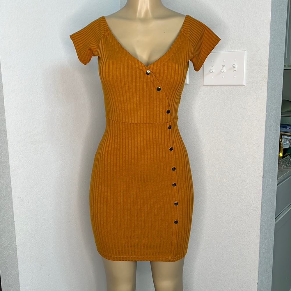 Body-con dress